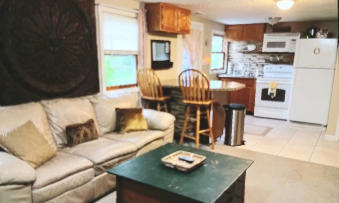 Columbia House | Pet-Friendly Mother In Law Suite with Full Kitchen & Bath