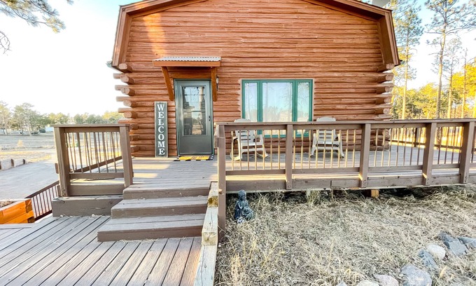 Colorado Springs House | Cozy Mountain Cottage with King Bed on 8 Acres