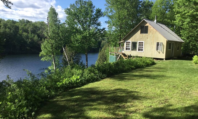 Eden Cabin | Cozy Mountain Pond Cabin with Pool & Breakfast Included