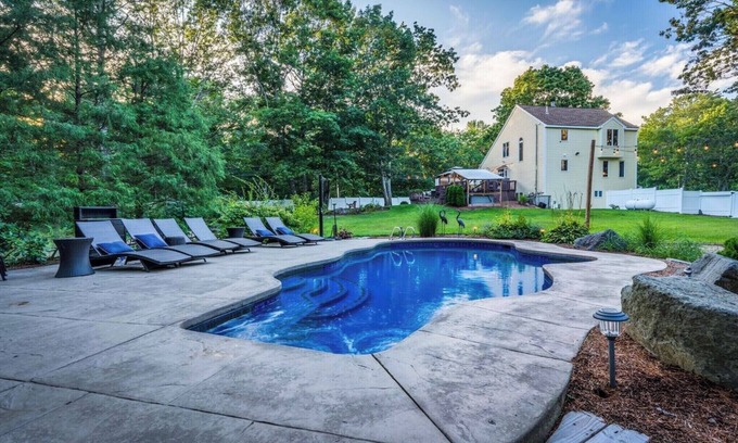 Ogunquit - Wells House | Serene Private Oasis Steps from Ogunquit Beach