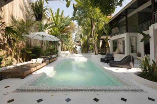 Pa Tan Villa | Illui - Exclusive Estate with Pool & Ocean Views in Chiang Mai