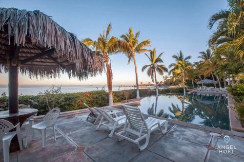 La Paz House | Inviting Oceanview Balcony & Infinity Pool Await You