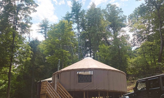 Mount Marion House | Unique Private Off-Grid Yurt Retreat for Families and Pets