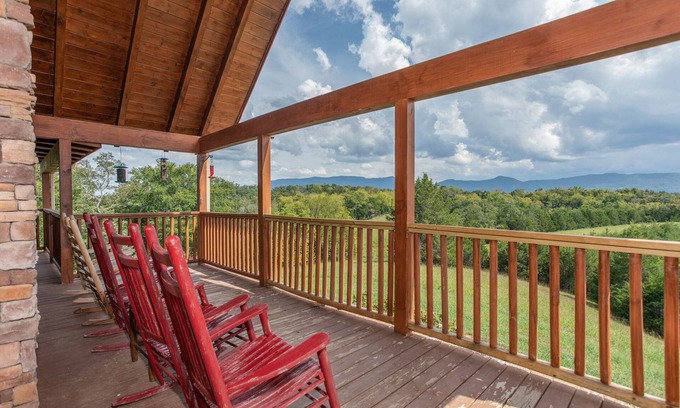 Sevierville Cabin | Relaxing Retreat: Private Lodge on Douglas Lake Awaits