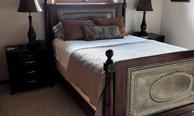Wilson Apartment | Inviting Upper Level Suite with Kitchen - Guest Rated 10/10