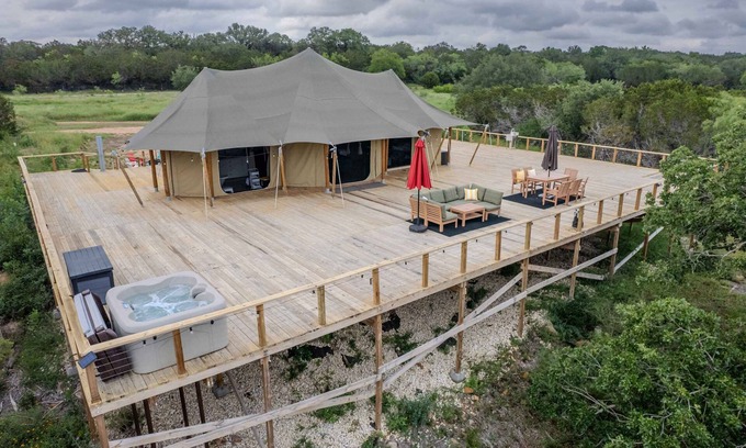Marble Falls Apartment | Experience Glamping with Hot Tub & Mountain Views