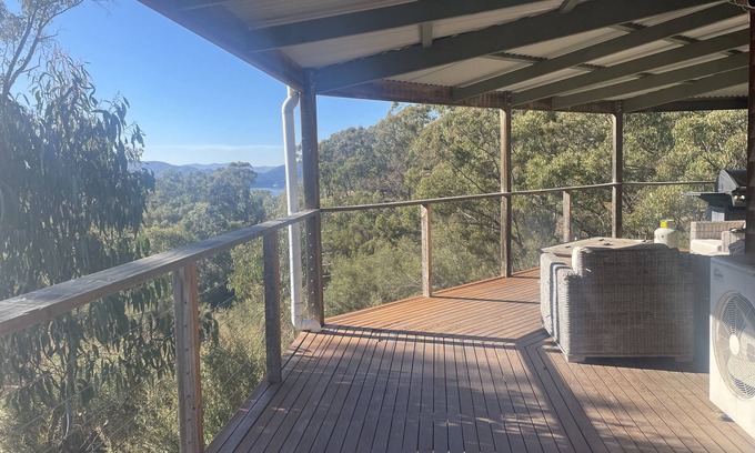 Murrindindi Shire House | Idyllic Lake View Retreat: Pet Friendly & Family Oriented