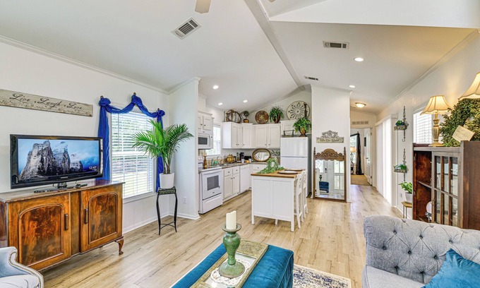 Weston Cottage | Private Pavilion: Countryside Cottage in Celina!