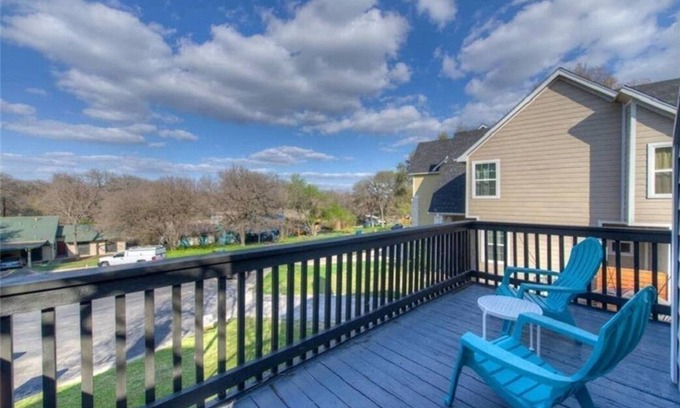 South Lamar House | Tranquil 4x4 House with Spa Near Downtown Austin