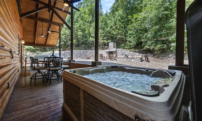 Broken Bow Cabin | Private Peaceful Cabin with Hot Tub & Huge Outdoor Fireplace