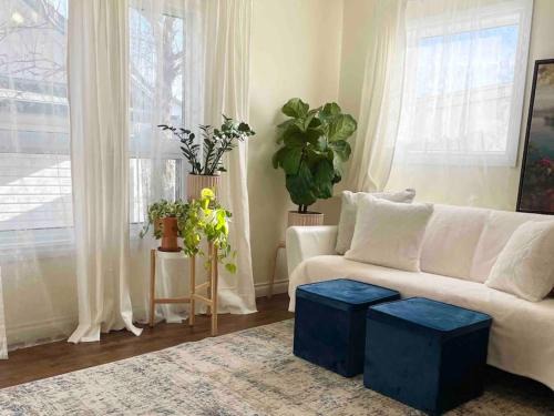 Hidden Valley Apartment | Tranquil Walk-out Suite: 4-Star Rated, Pet & Child Friendly