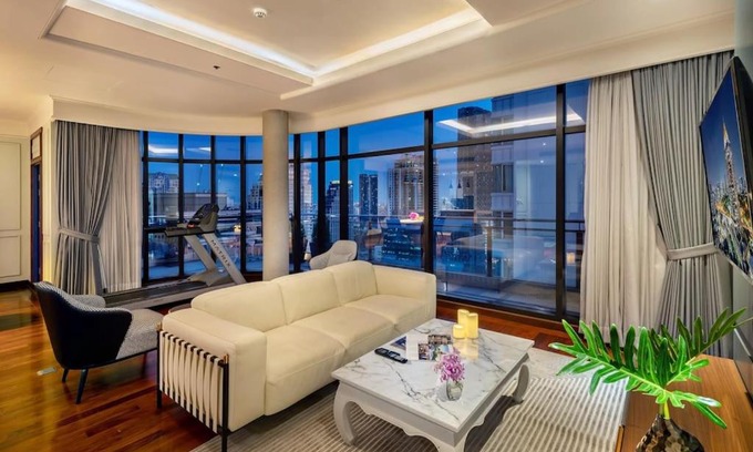 Siam Apartment | Exclusive Penthouse Suite with City Views in Silom