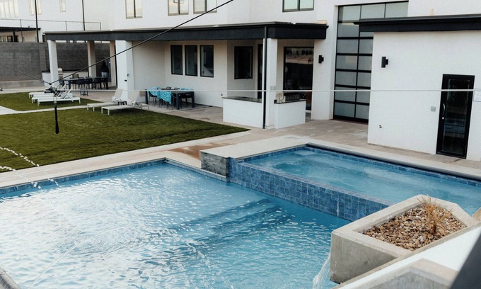 Hurricane House | Private Pickleball, Pools, Trampolines, Theaters, Sauna, Hot Tubs and More!