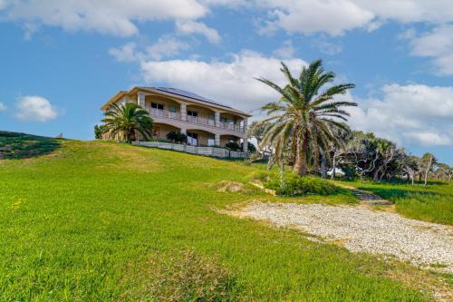 Rockport Villa | Waterfront Fulton Villa with Private Pier and Ocean Views