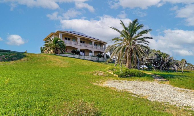 Rockport Villa | Exclusive Waterfront Villa with Private Pier & Ocean View