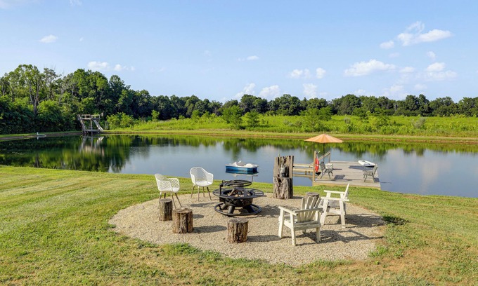 Hillsboro House | Private Ponds & Trails: Hillsboro Nature Retreat!