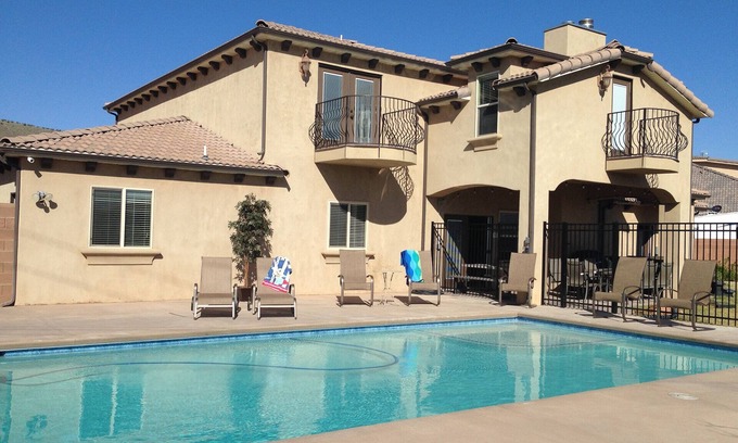 Hurricane House | Ultimate Family Retreat with Private Pool Near Zion