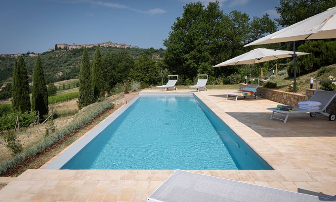 Fabro Villa | Private pool, A/C, Wifi, enchanting views, vineyards and 5mins to shops & bars