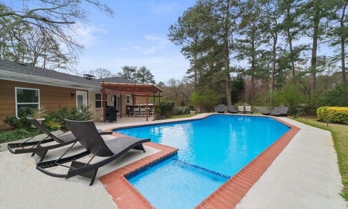 Decatur House | Relax at The Atlanta Chill Spot: 5 BDR with Private Pool