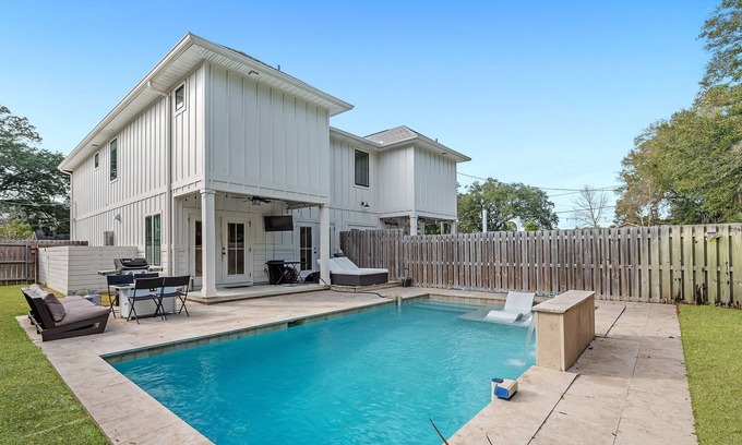 Southeast Pensacola House | Dog-Friendly Retreat with Private Pool in Downtown Pensacola