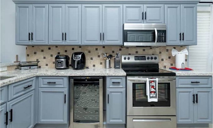 Wellington House | Ideal Retreat: Private Pool & Game Room near Disney