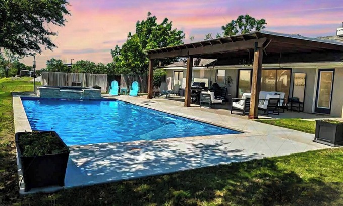 China Spring House | Unwind at Honey Farms: Pool, Hot Tub & Private Lake Retreat