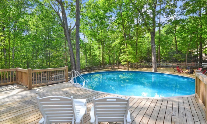 Ellijay Cabin | Relaxing Retreat: Hot Tub, Private Pool & Pet-Friendly Stay