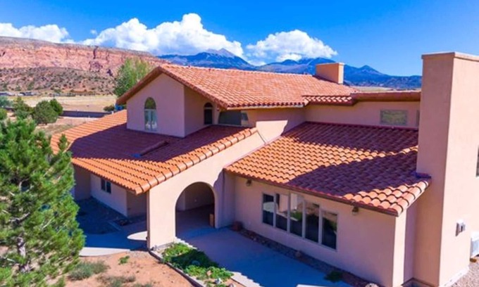 Moab South Valley House | Relaxing Retreat with Private Pool and Hot Tub Awaits
