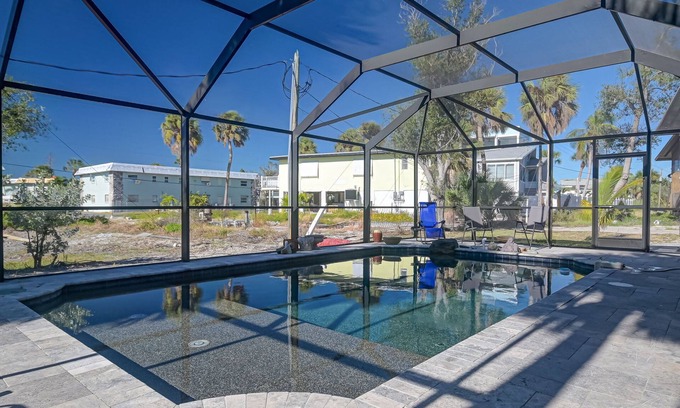 Fort Myers Beach House | ☀️ Private pool - Pet Friendly - Eucalyptus A ☀️