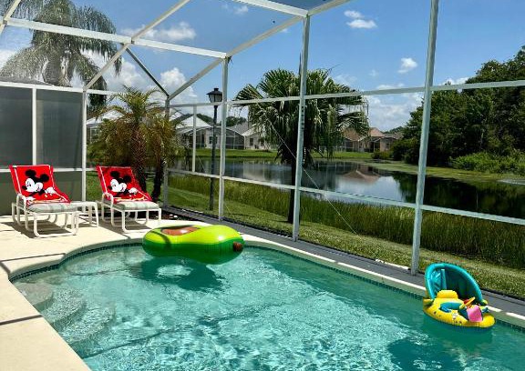 Chatham Park House | Scenic Lake View with Private Pool Near Disney & Universal