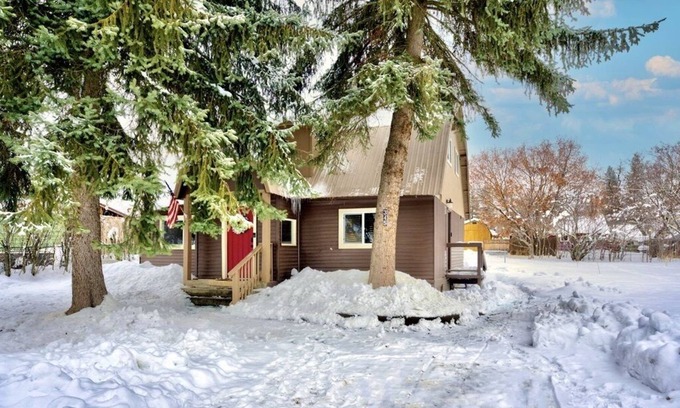 Priest River House | Private Priest River Cabin Retreat By Main Street!
