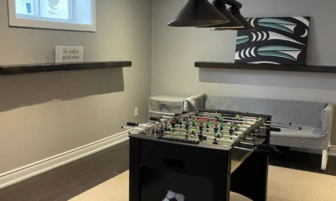 York Regional Municipality Apartment | Pet-Friendly Basement Retreat in Holland Landing, Rated 9.8