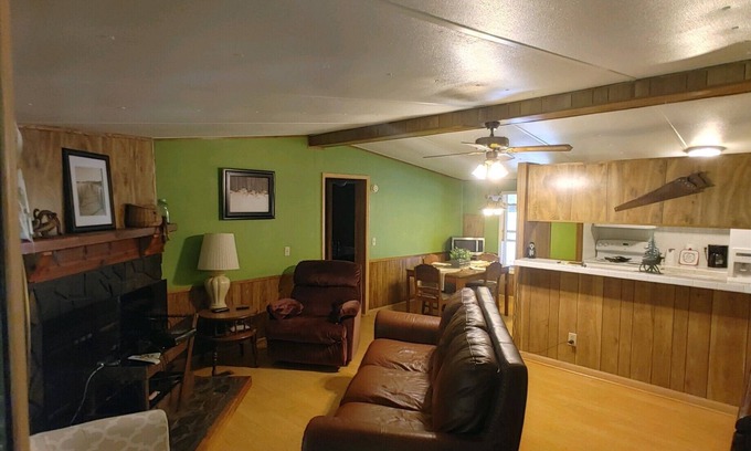 Robbinsville House | Relaxing Retreat by Lake Santeetlah Near Cherohala Skyway