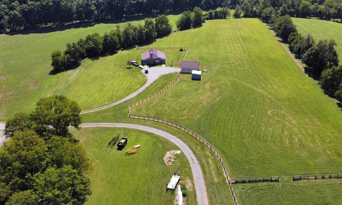 Middletown House | Perfect Retreat: Private House in Scenic Country Setting