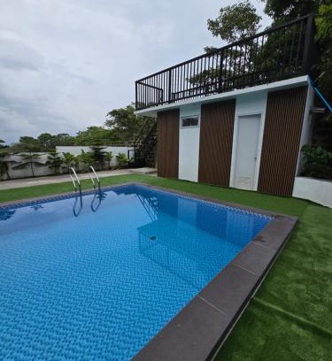 Buck Estate House | Cozy 2 BR Vacation Home with Bathtub in Alfonso
