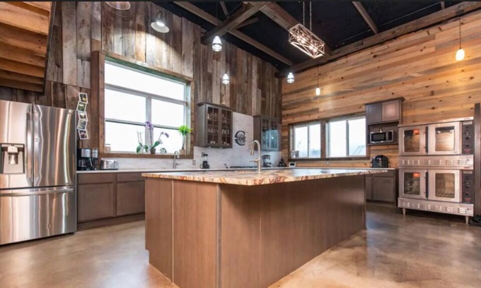 Harrodsburg Other | Exclusive Private Retreat in the Palisades - Family Friendly