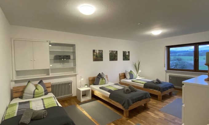 Horrenberg Resort | Cozy Private Room for 3 with Kitchen & Pet-Friendly Options