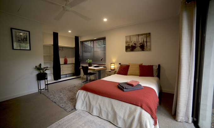 Bangalow House | Cozy Private Room with Ensuite, Pool & Spa Amenities Await