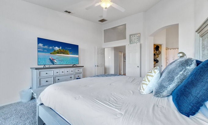 Lake Elsinore Apartment | Relax in a Private Room with Gorgeous Views and Kitchen