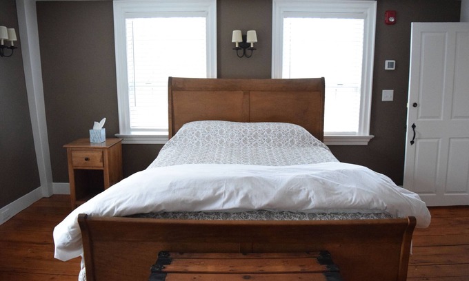 Stonington Bed & Breakfast | Top-Rated Private Room at Dragonfly Inn for Families