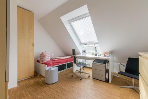 Suedstadt House | Cozy Private Room with Great 7.8/10 Guest Reviews