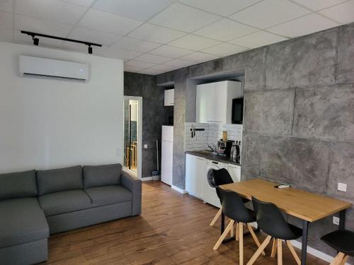 Pla del Bon Repos Apartment | Inviting Private Room with Child-Friendly Amenities