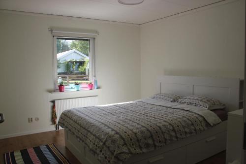 Almhult House | Cozy Villa Room with Garden View and Child-Friendly Amenities
