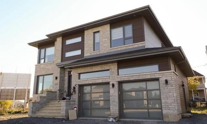 Laval House | Cozy Basement Retreat with Kitchen & Child-Friendly Amenities