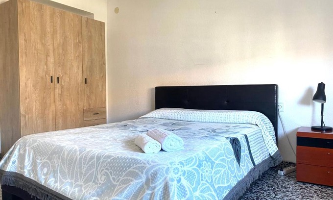 Malilla House | Cozy Private Room in Shared Apartment Valencia WorkStay