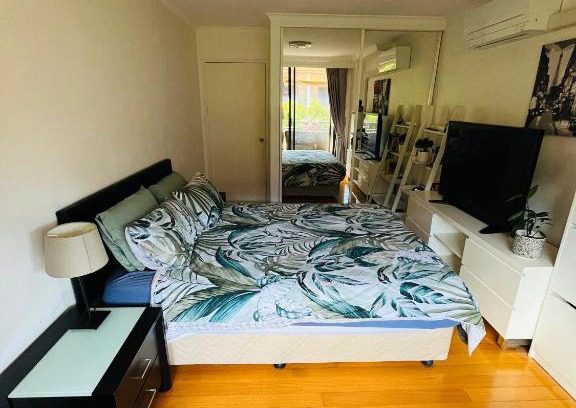 Pyrmont House | Top-Rated Private Room in Pyrmont with Pool Access