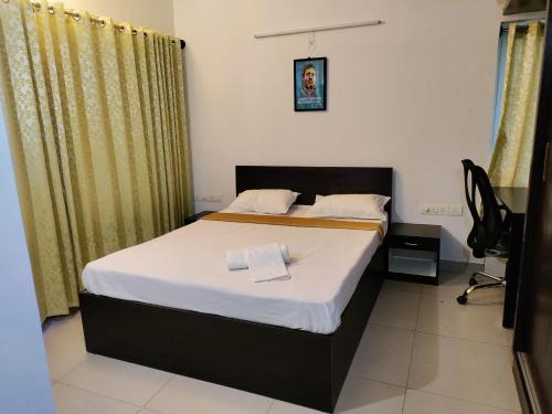 Malur House | Cozy Private Room in Villa with Pool & Pet-Friendly Access