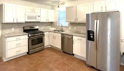 Dallas House | Cozy Private Room Near Balch Springs for Your Getaway