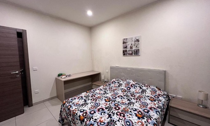 Il-Balluta House | Private room with bathroom in Balluta Bay - Shared Flat