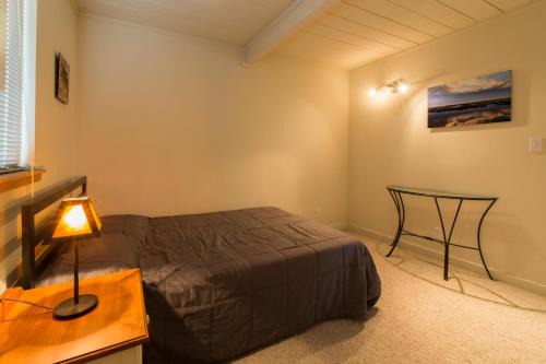 Monta Loma House | Cozy Private Room with Shared Bath and Family-Friendly Amenities